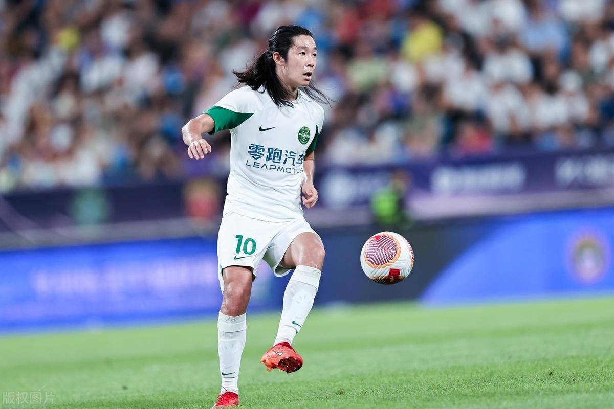 Karsa连续三场比赛得分超过重要助攻，加拿大队不断突破！引发球迷热议(男子4x100决赛完整版)