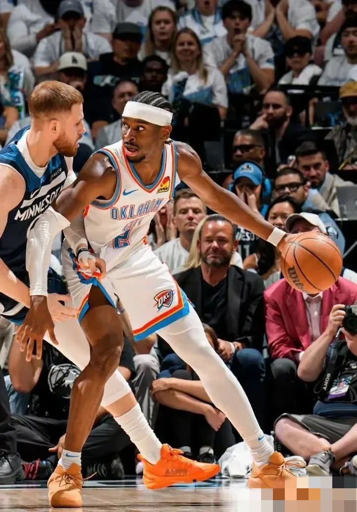 九游会APP-集结日俄克拉荷马雷霆外线爆发——NBA常规赛节点到来，更衣室稳定，球队文化再被提及的简单介绍