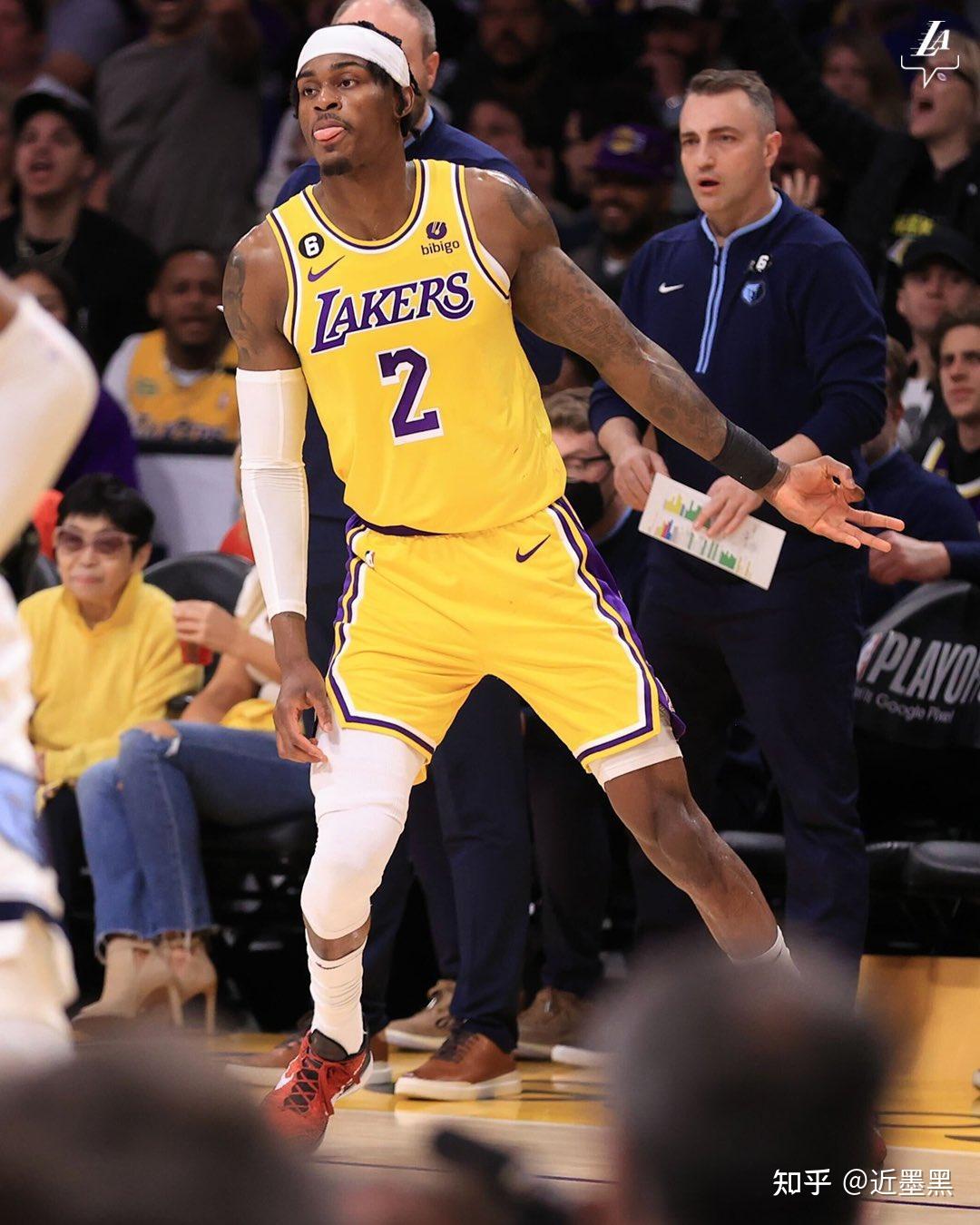 J9-包含今夜布莱顿调整名单以备NBA季后赛，临场应变环节打磨，悬念犹存，临场指挥获称赞的词条