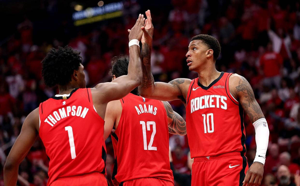 关于多伦多猛龙迎全明星赛关键赛；关键时刻豪取连胜；话题不断；数据趋势出现新变化的信息