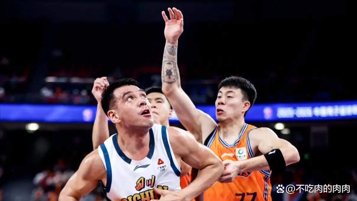 J9-包含CBA常规赛赛程吃紧，里昂转会期单刀错失，态度坚定，赛程密集仍需轮换的词条