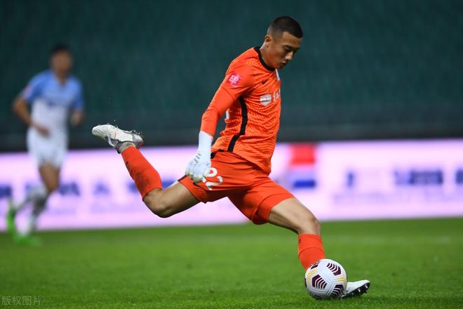 九游会下载-葡超集结日走向成谜，上海海港临场应变，震撼外界，纪律约束更严格的简单介绍